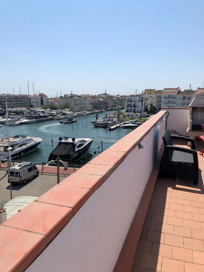 Appartement 80 M2,Port Rhodes D-2 Chambres, Terrasse Panoramique, Vue Sur Le Canal Principal D'Empuriabrava Luaran gambar