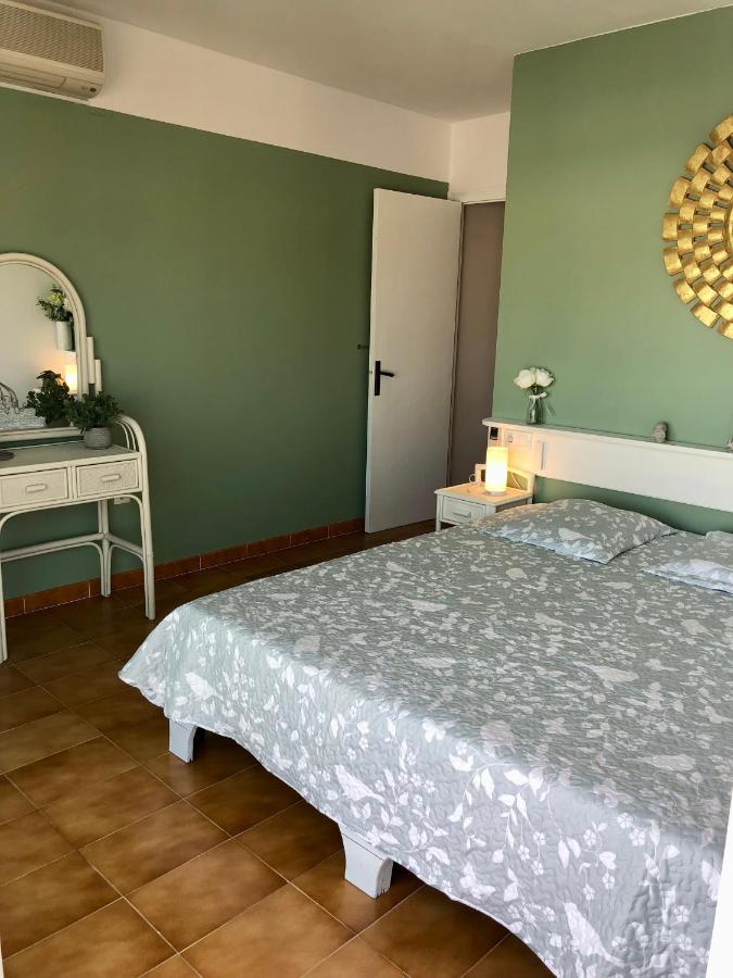 Appartement 80 M2,Port Rhodes D-2 Chambres, Terrasse Panoramique, Vue Sur Le Canal Principal D'Empuriabrava Luaran gambar