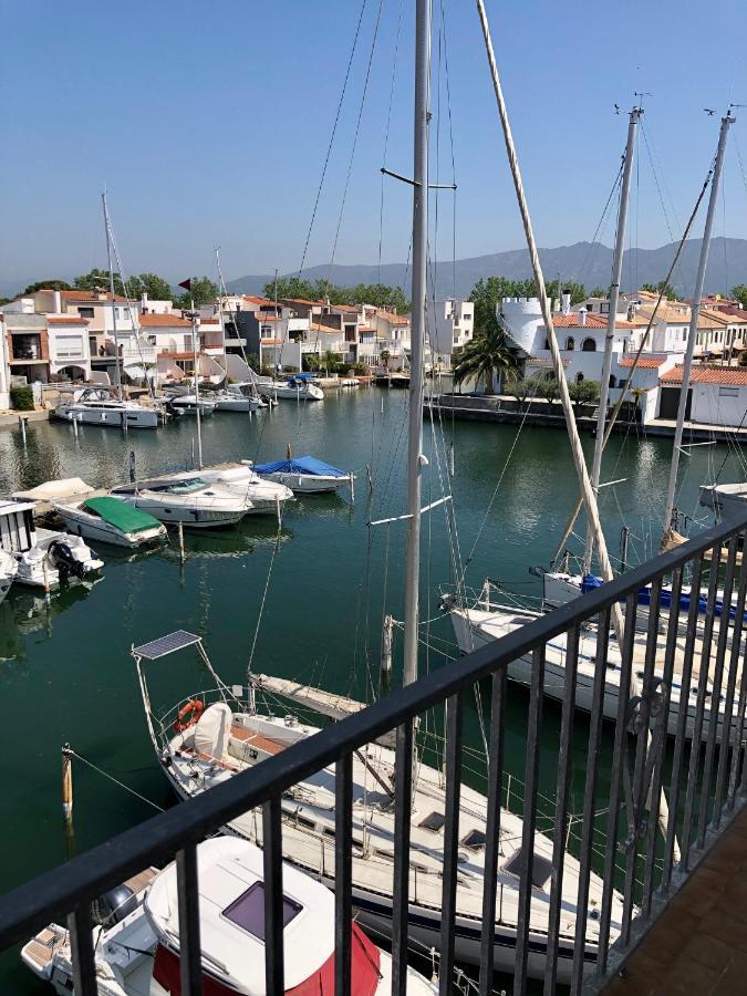 Appartement 80 M2,Port Rhodes D-2 Chambres, Terrasse Panoramique, Vue Sur Le Canal Principal D'Empuriabrava Luaran gambar