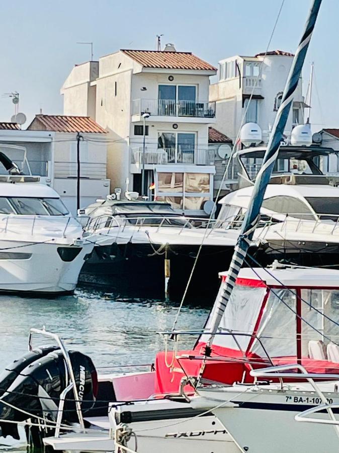 Appartement 80 M2,Port Rhodes D-2 Chambres, Terrasse Panoramique, Vue Sur Le Canal Principal D'Empuriabrava Luaran gambar